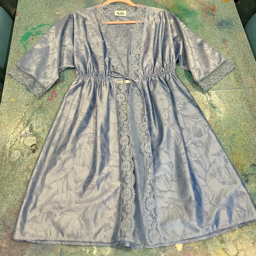 Vintage Blue Robe - Picture 6 of 12